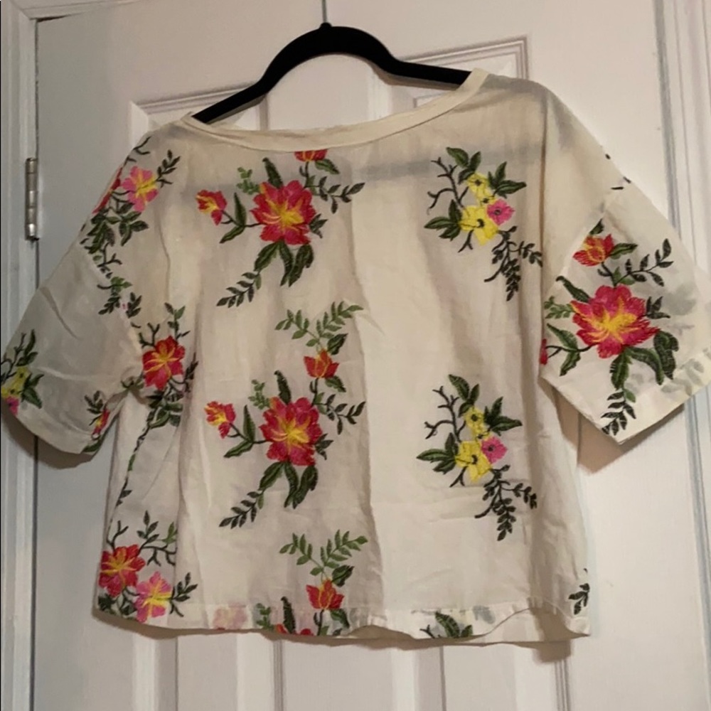 ZARA white and floral t-shirt blouse